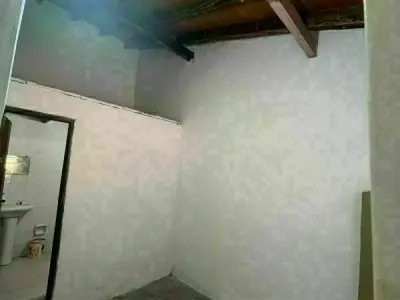 Casa a refaccionar en venta en Villa Elisa, Central 2