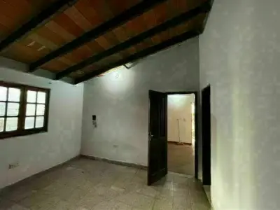 Casa a refaccionar en venta en Villa Elisa, Central 4