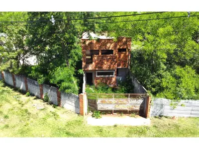 Casa a refaccionar en venta en Ycuá Duré, Luque 2