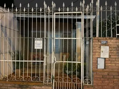 Casa a refaccionar o demoler en Los Laureles, Asunción 2