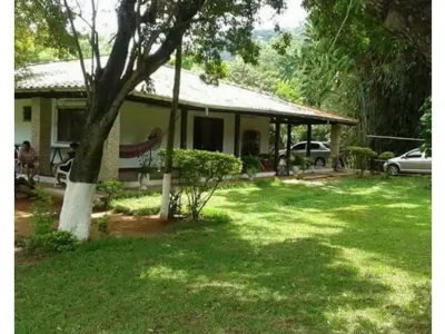 Casa mobiliada para alugar em Caacupé com piscina 2