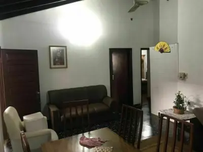 Casa amoblada en venta en Barrio Catedral, Ciudad del Este 3