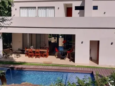 Casa amoblada en venta en condominio Sunset Hills, San Bernardino 4