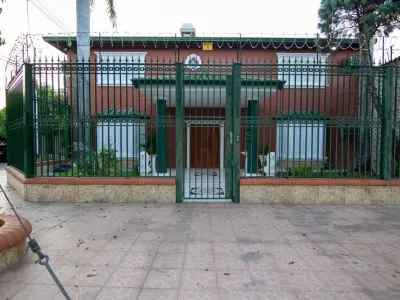 Casa mobiliada à venda em Lambaré, bairro Kennedy 3