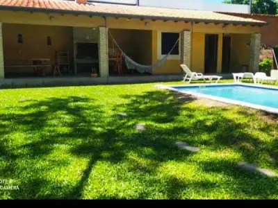 Casa amoblada en venta en San Bernardino, Cordillera – 3 dormitorios 4