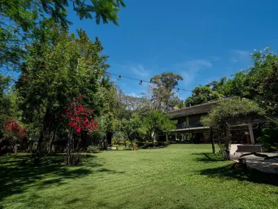 Casa mobiliada à venda em Surubi'y, Mariano Roque Alonso 3