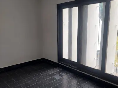 Casa ampla para alugar no Barrio Jara, Assunção — residência ou escritório 3