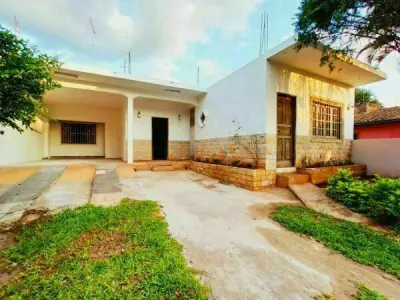 Casa amplia en venta en Capiata, barrio San Jorge 2