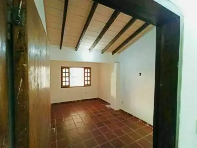 Casa amplia en venta en Capiata, barrio San Jorge 4