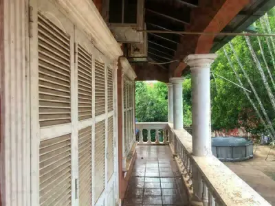 Casa ampla à venda em Fernando de la Mora Norte | 5 quartos 4