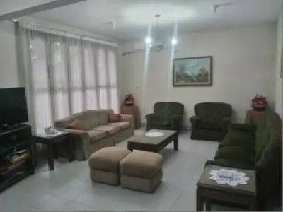 Casa amplia en venta en Kennedy, Encarnación 4