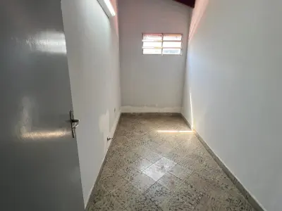 Spacious house for sale in Lambaré, La Victoria neighbourhood 2