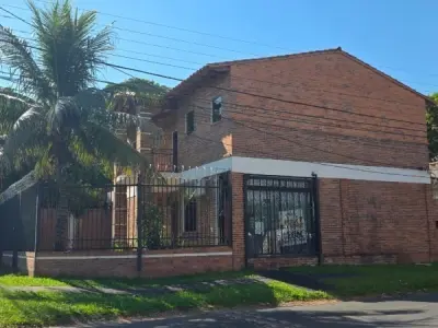 Casa ampla à venda em Luque – perto da Av. Gral. Aquino 2