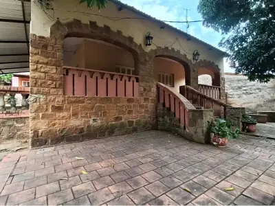 Colonial house for sale in Caacupé, Cordillera 3