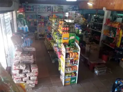 Casa comercial à venda em San Isidro, Encarnação 2