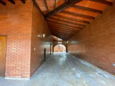 House with Large Lot for Sale in Sajonia, Asunción 2