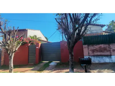 Casa com chalé independente à venda em Vista Alegre 3