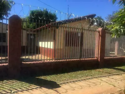 House with separate apartment for sale in Sagrada Familia, San Lorenzo 3