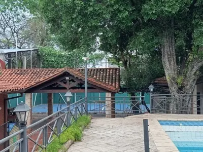 Casa com apartamentos e lojas comerciais à venda, Assunção 3
