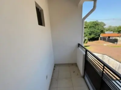 Casa com dúplex e terreno de esquina à venda em Villa Elisa 4