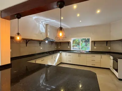 Casa com jardim para alugar em condomínio fechado, Km 7, Ciudad del Este 3