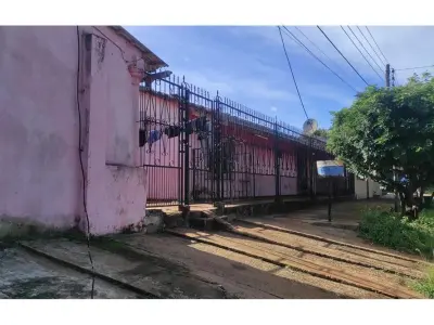 Casa com espaço comercial à venda no Barrio Santa María 3
