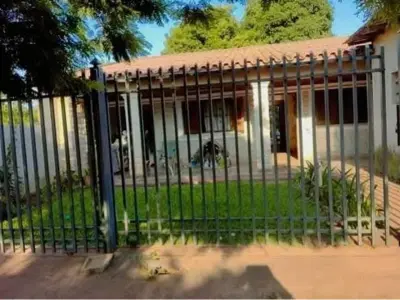 Casa con local comercial en venta en Capiatá, San Jorge 3