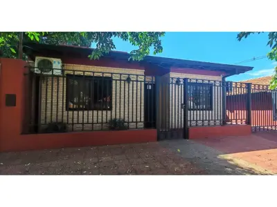 Casa con local comercial en venta en Cuarto Barrio, Luque 3