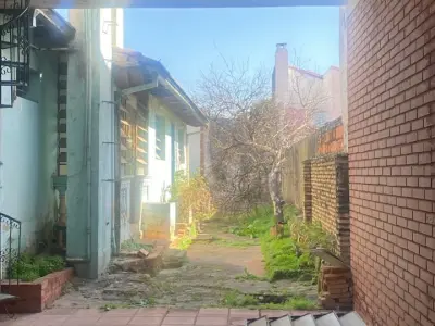 Casa com salão comercial em Las Carmelitas, Assunção 2