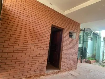 Casa com salão comercial em Las Carmelitas, Assunção 3