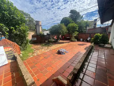 Casa com salão comercial à venda em Área 6, Hernandarias 3