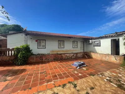 Casa com salão comercial à venda em Área 6, Hernandarias 4