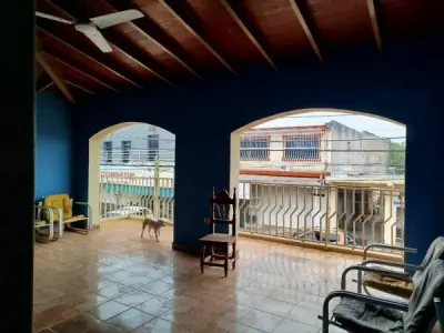 Casa con salón comercial en venta en Caaguazú 2