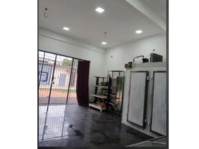 Casa com salão comercial à venda em Capiatá 4