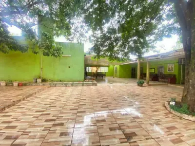 Casa con salón comercial en venta en Minga Guazú, km 27 3