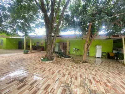Casa con salón comercial en venta en Minga Guazú, km 27 4