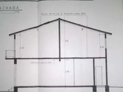 House with commercial spaces for sale in Asunción — Mburicao neighborhood 3