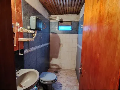 Casa con salones comerciales en venta en Ñemby 4