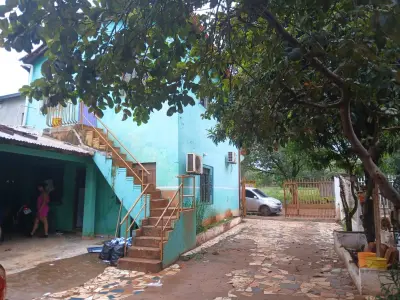 Casa con salones comerciales en venta en San Miguel, Presidente Franco 2