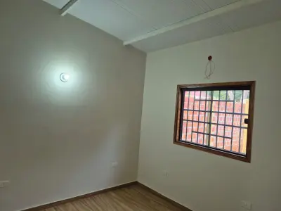Casa de 2 dormitorios en alquiler en Itauguá 4