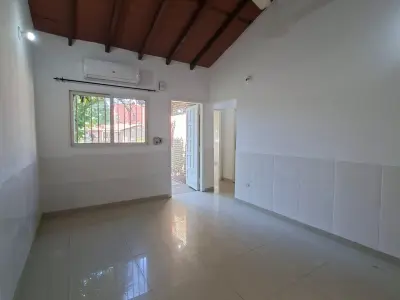 Casa de 2 quartos para alugar em Mariano Roque Alonso 2