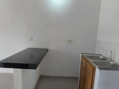 Casa de 2 dormitorios en venta en Barrio K, Capiatá 4
