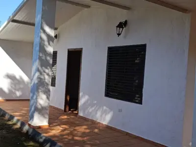 Casa de 2 quartos à venda no Bairro Tacuruty, Villeta 2