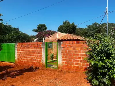 Casa de 2 dormitorios en venta en Itauguá 4