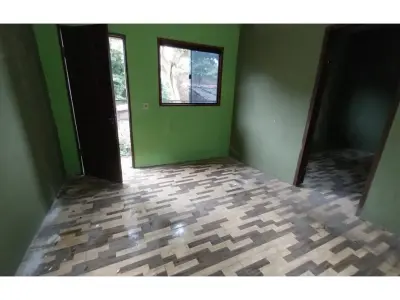 Casa de 2 niveles en venta en Asunción 2