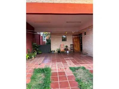 Casa de 2 pisos en venta en Mariscal López, Asunción 4