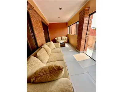 Casa de 2 plantas en venta en Fernando de la Mora 4