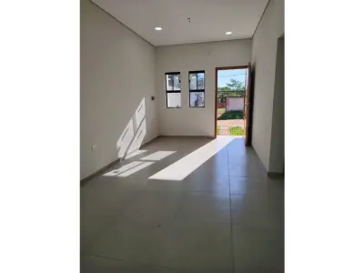 Casa de 3 dormitórios nova à venda em Ñemby 4