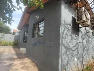 Casa de 3 dormitorios en venta en Mora Cué, Luque 2