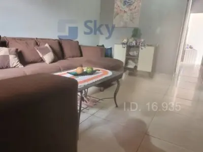 Casa de 3 dormitorios en venta en Mora Cué, Luque 3
